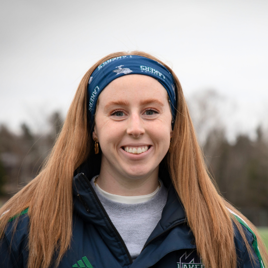 Student wearing a blue Nipissing Lakers buff